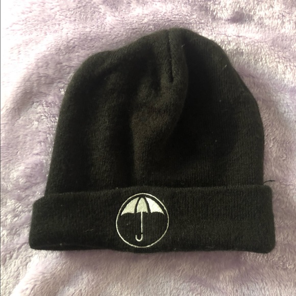 Umbrella Academy Black Beanie - Picture 2 of 2